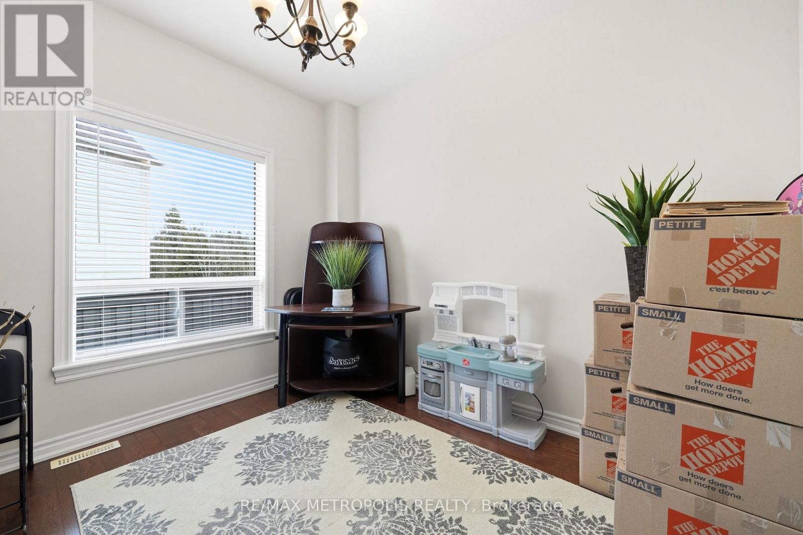 24 Bamburg Street, Georgina, Ontario  L0E 1R0 - Photo 18 - N12966320