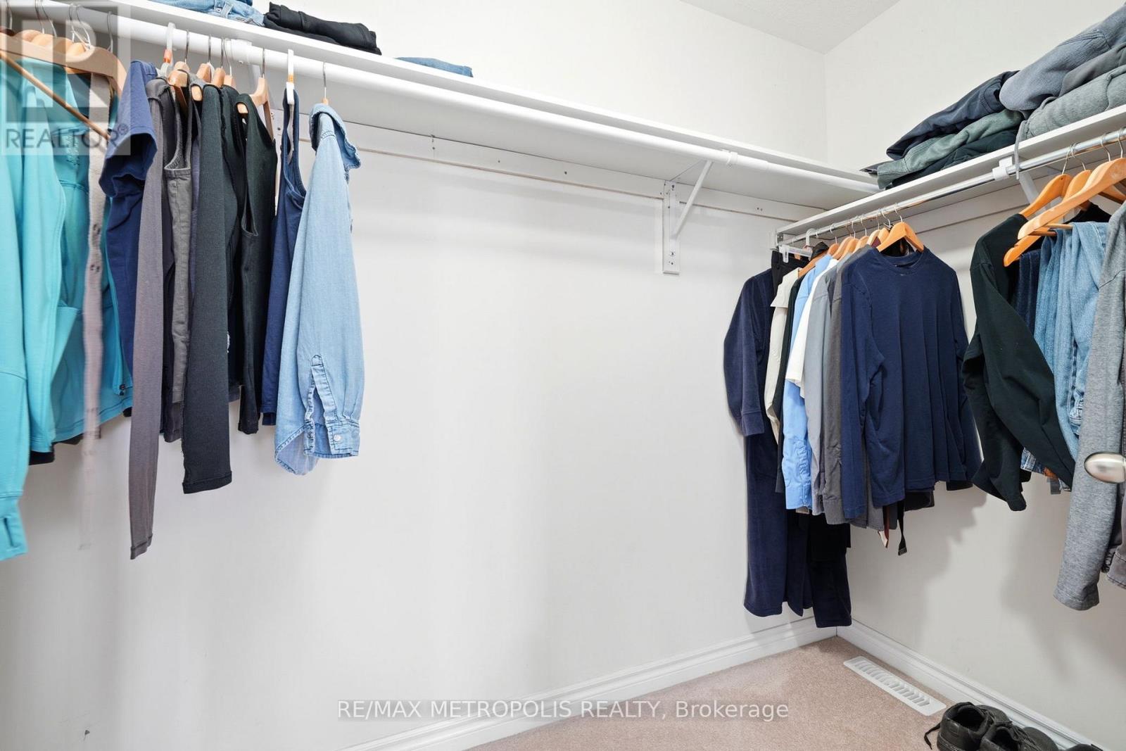 24 Bamburg Street, Georgina, Ontario  L0E 1R0 - Photo 24 - N12966320