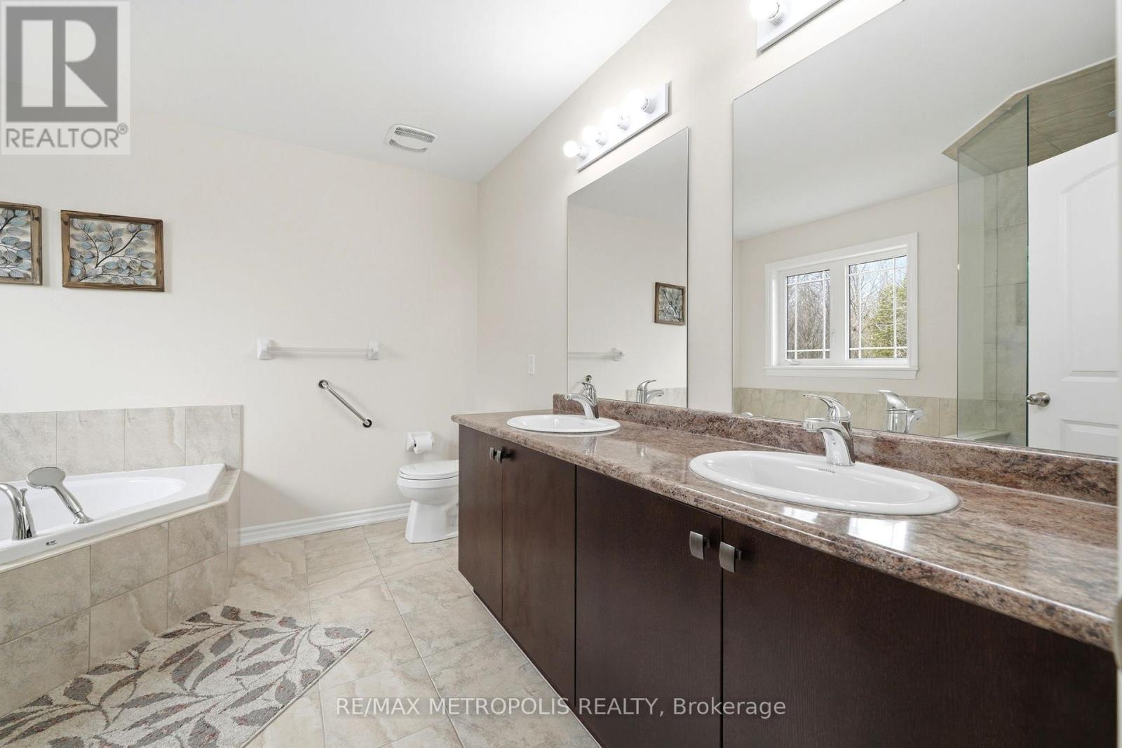 24 Bamburg Street, Georgina, Ontario  L0E 1R0 - Photo 25 - N12966320