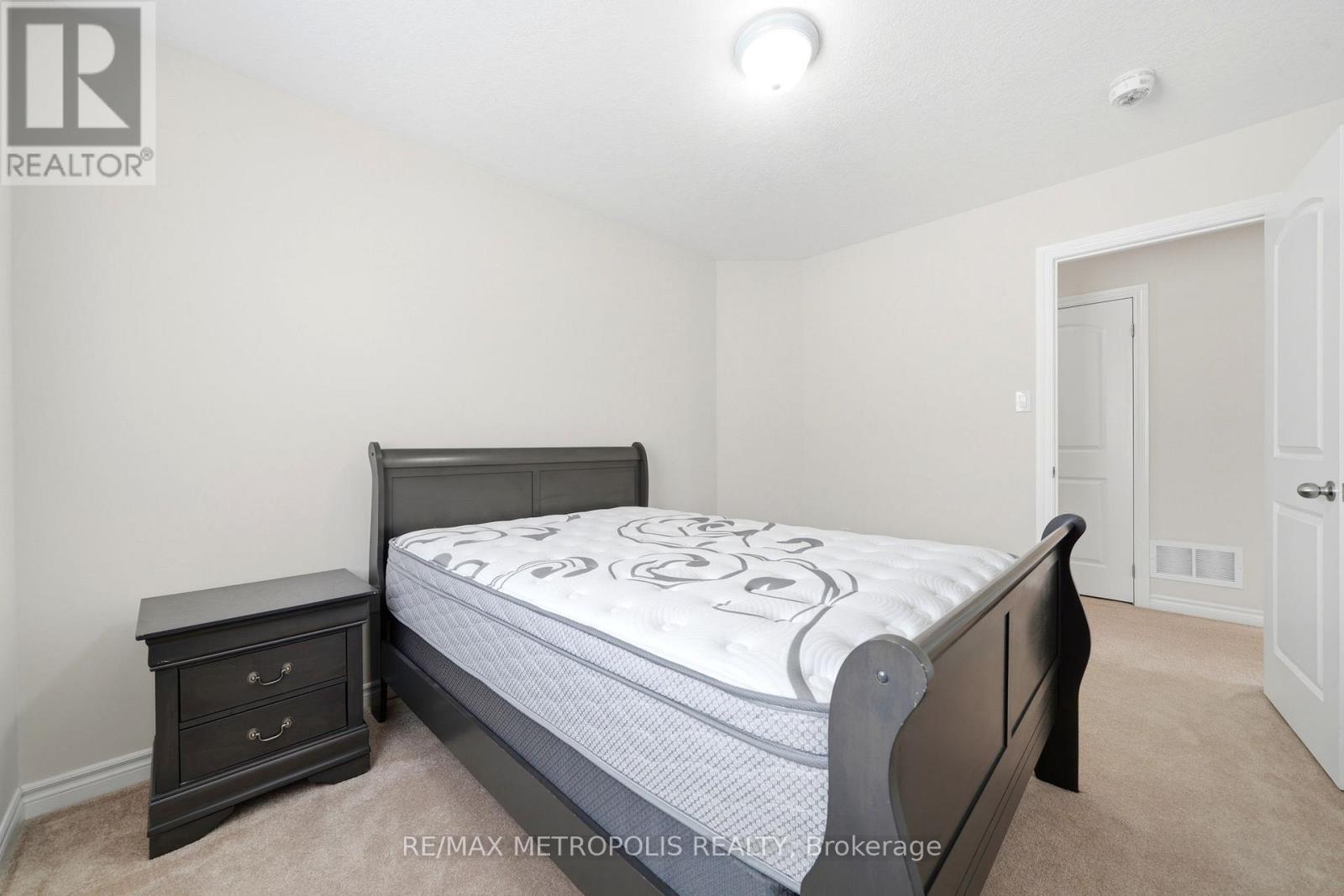 24 Bamburg Street, Georgina, Ontario  L0E 1R0 - Photo 29 - N12966320