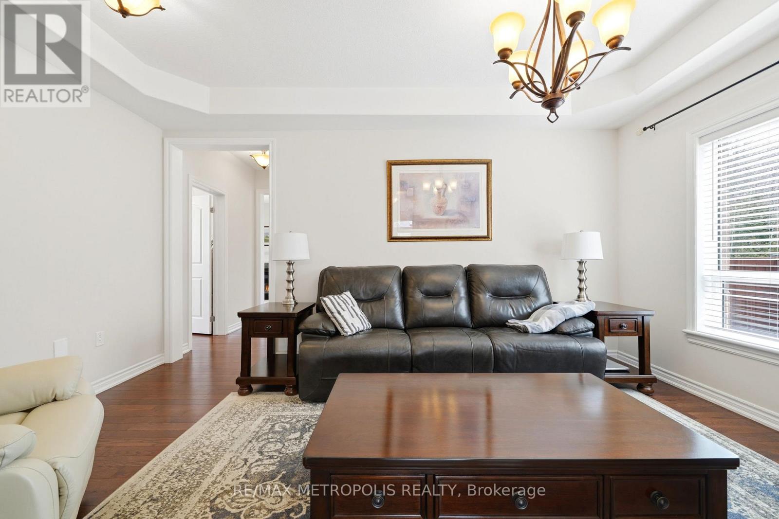 24 Bamburg Street, Georgina, Ontario  L0E 1R0 - Photo 7 - N12966320