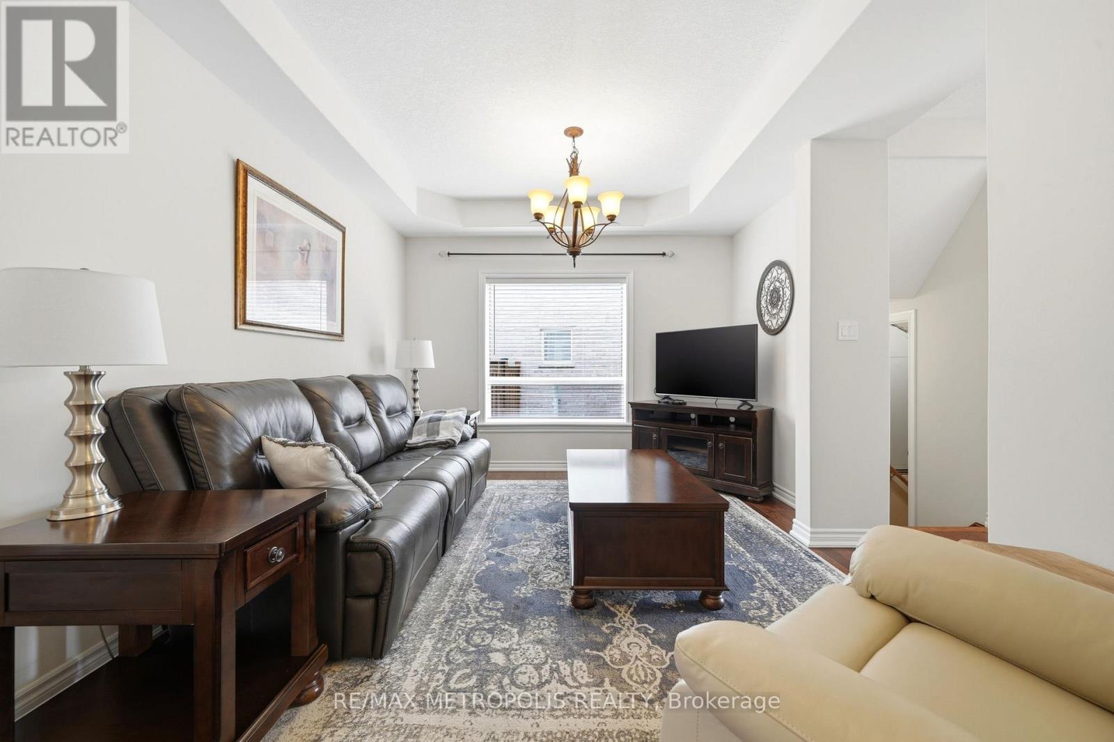 24 Bamburg Street, Georgina, Ontario  L0E 1R0 - Photo 8 - N12966320