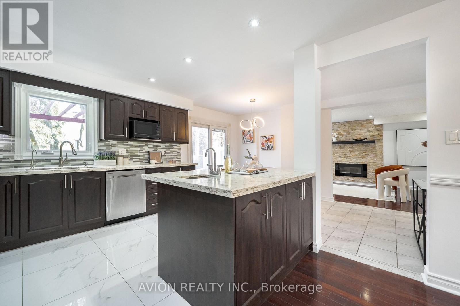 90 Penny Crescent, Markham, Ontario  L3P 5X6 - Photo 10 - N12966426