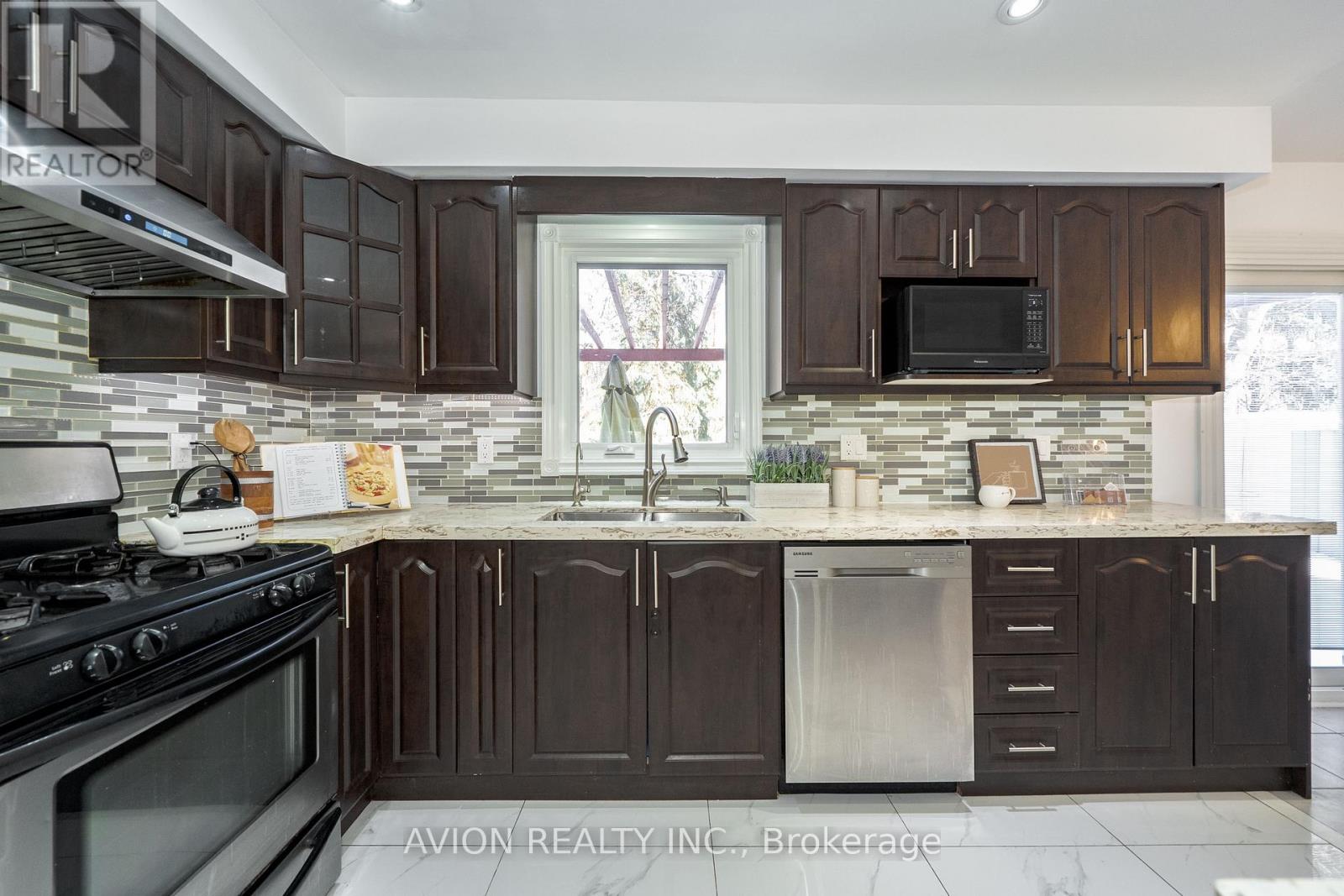 90 Penny Crescent, Markham, Ontario  L3P 5X6 - Photo 11 - N12966426