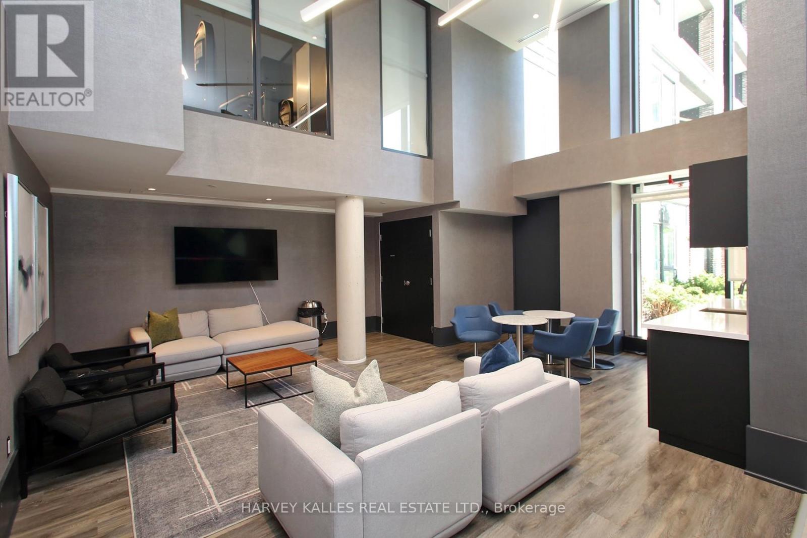 305 - 185 Deerfield Road, Newmarket, Ontario  L3Y 0G7 - Photo 10 - N12966464