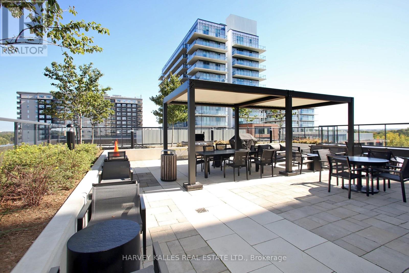 305 - 185 Deerfield Road, Newmarket, Ontario  L3Y 0G7 - Photo 3 - N12966464