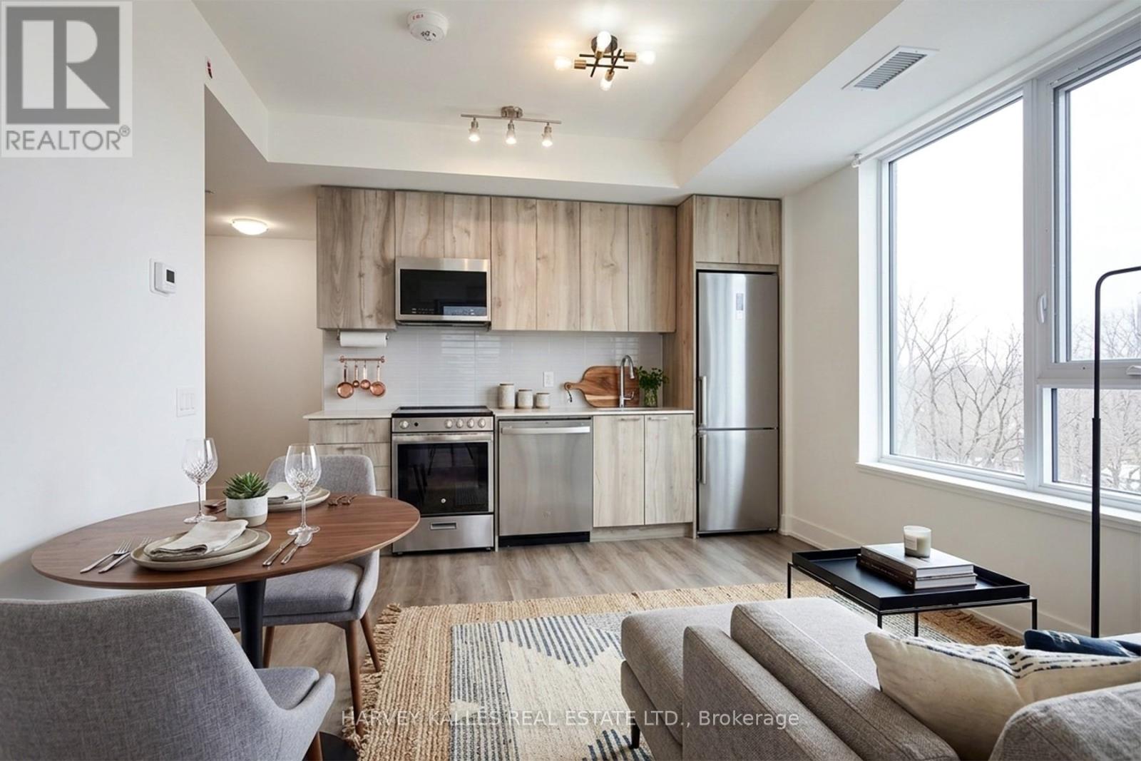 305 - 185 Deerfield Road, Newmarket, Ontario  L3Y 0G7 - Photo 6 - N12966464