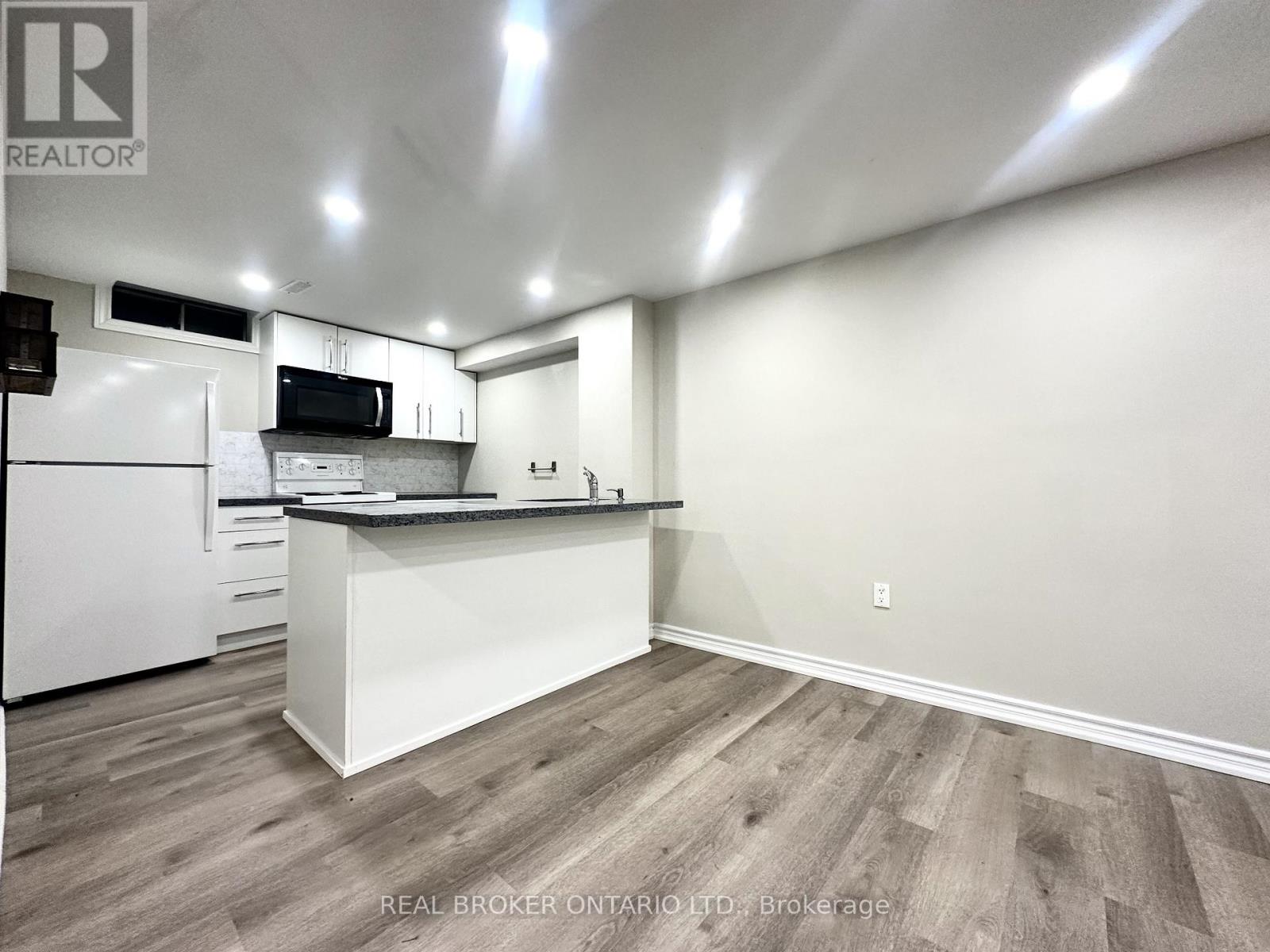 Basement - 60 Steepleview Crescent, Richmond Hill, Ontario  L4C 9R3 - Photo 7 - N12966474