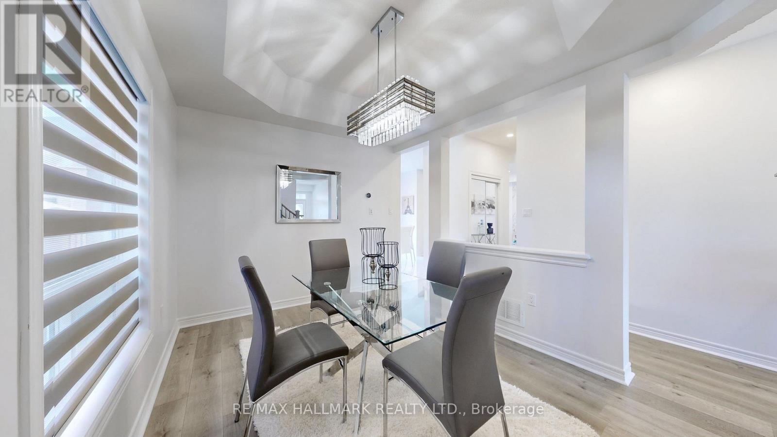 22 Bostock Drive, Georgina, Ontario  L4P 0C2 - Photo 4 - N12966506