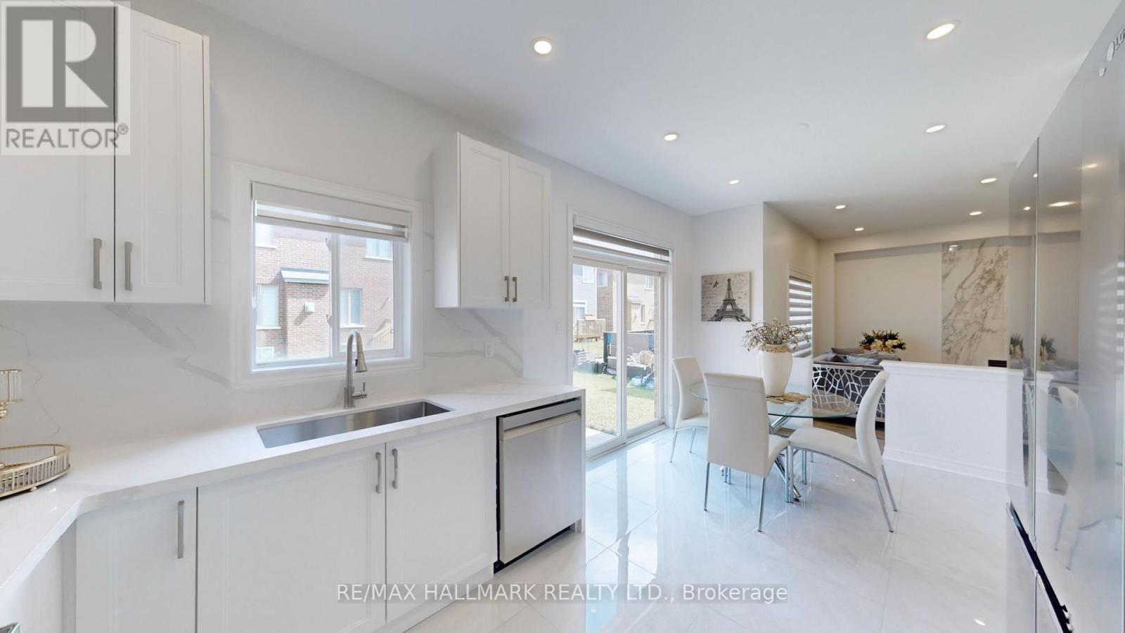 22 Bostock Drive, Georgina, Ontario  L4P 0C2 - Photo 9 - N12966506