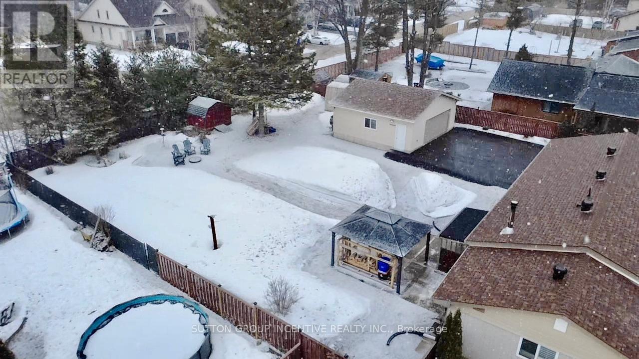 355 Zoo Park Road, Wasaga Beach, Ontario  L9Z 1S7 - Photo 3 - S12966276