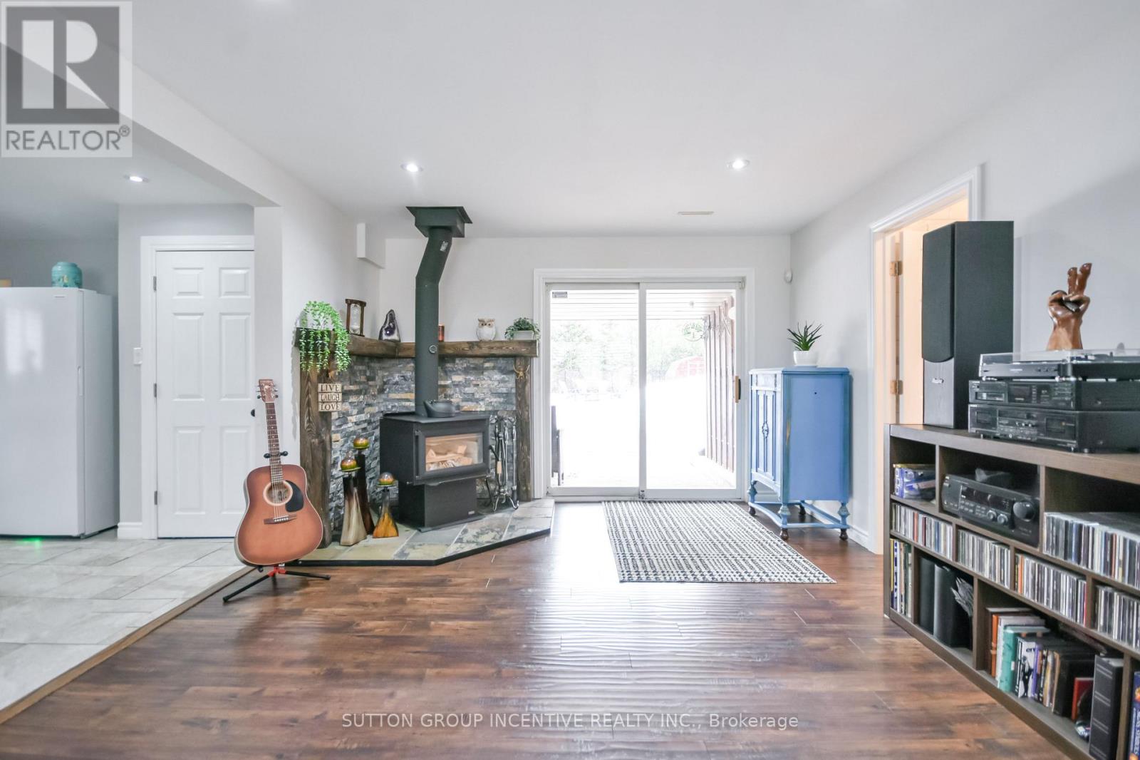 355 Zoo Park Road, Wasaga Beach, Ontario  L9Z 1S7 - Photo 6 - S12966276