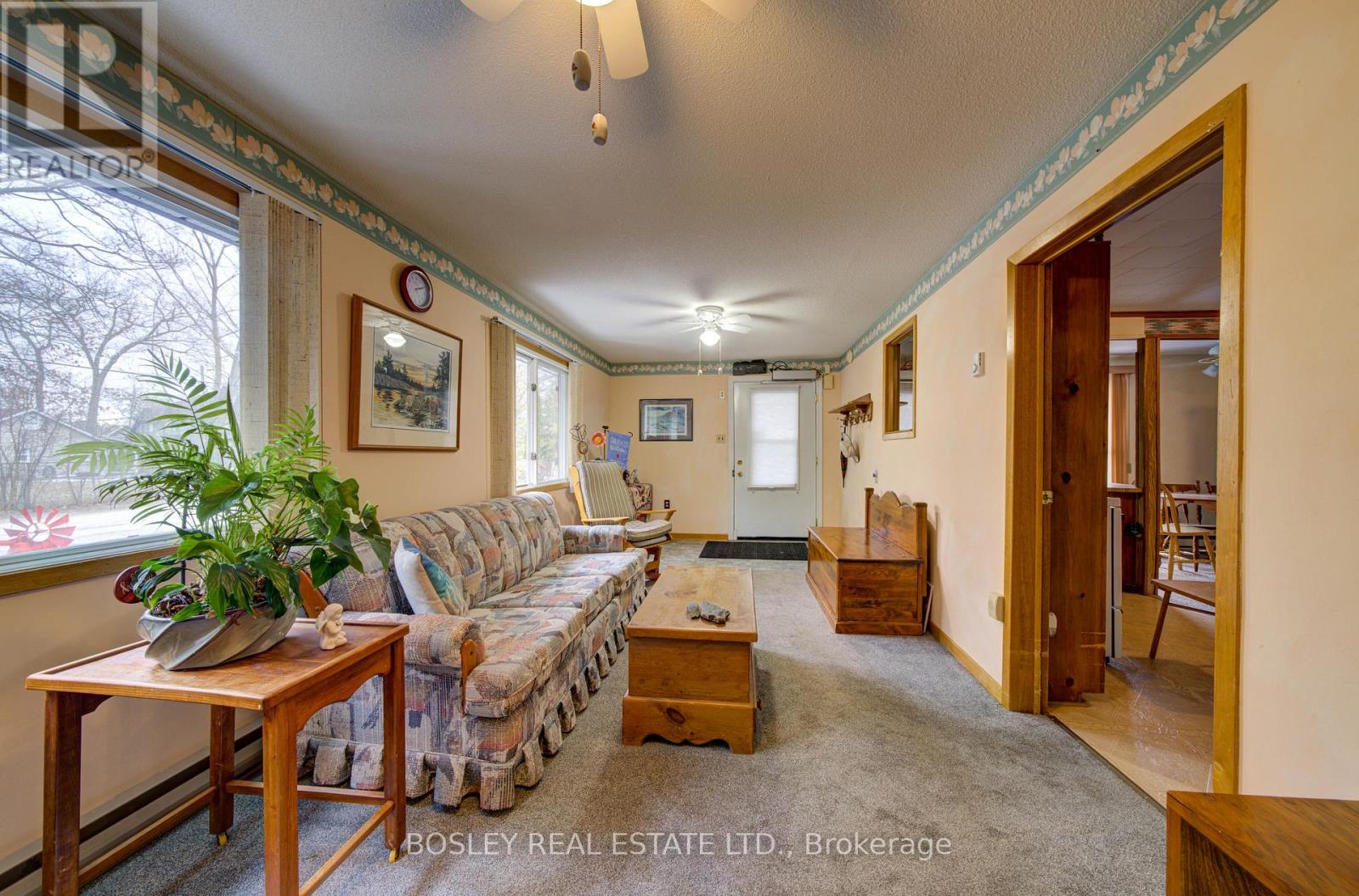 310 Tiny Beaches Road S, Tiny, Ontario  L0L 2J0 - Photo 5 - S12966378