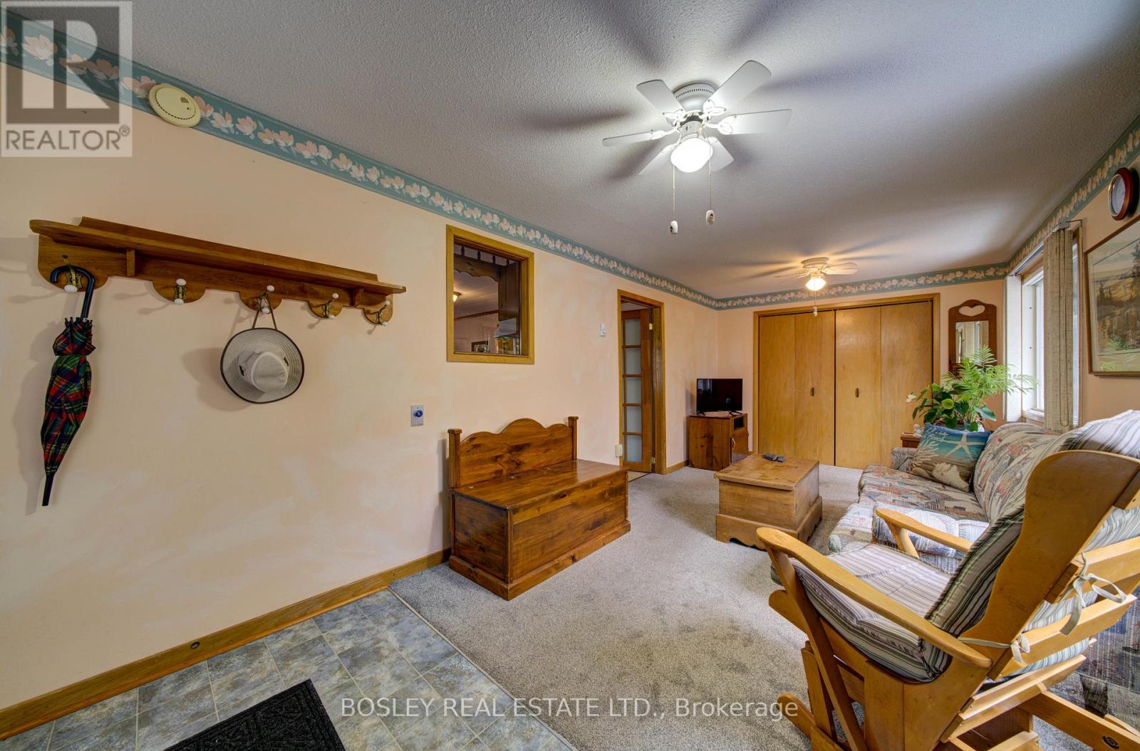 310 Tiny Beaches Road S, Tiny, Ontario  L0L 2J0 - Photo 6 - S12966378