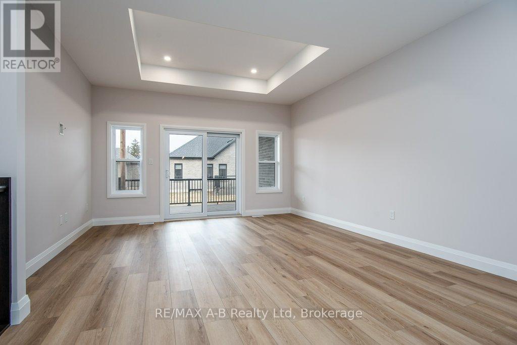 Unknown Address, ,    - Photo 11 - X12576886