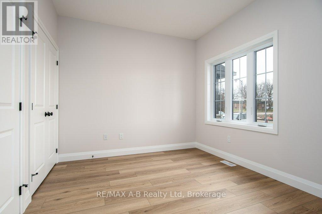 Unknown Address, ,    - Photo 32 - X12576886