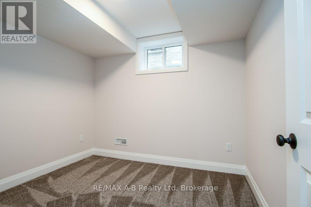 Unknown Address, ,    - Photo 43 - X12576886