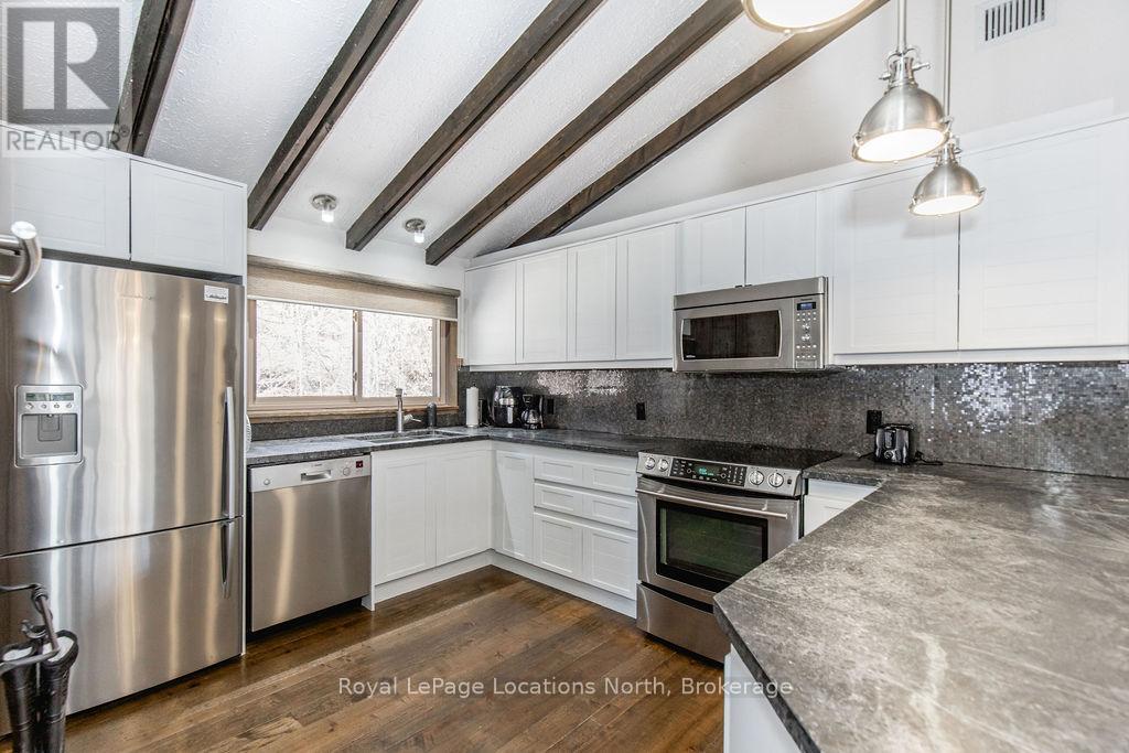 138 St Moritz Crescent, Blue Mountains, Ontario  L9Y 0S6 - Photo 24 - X12963722