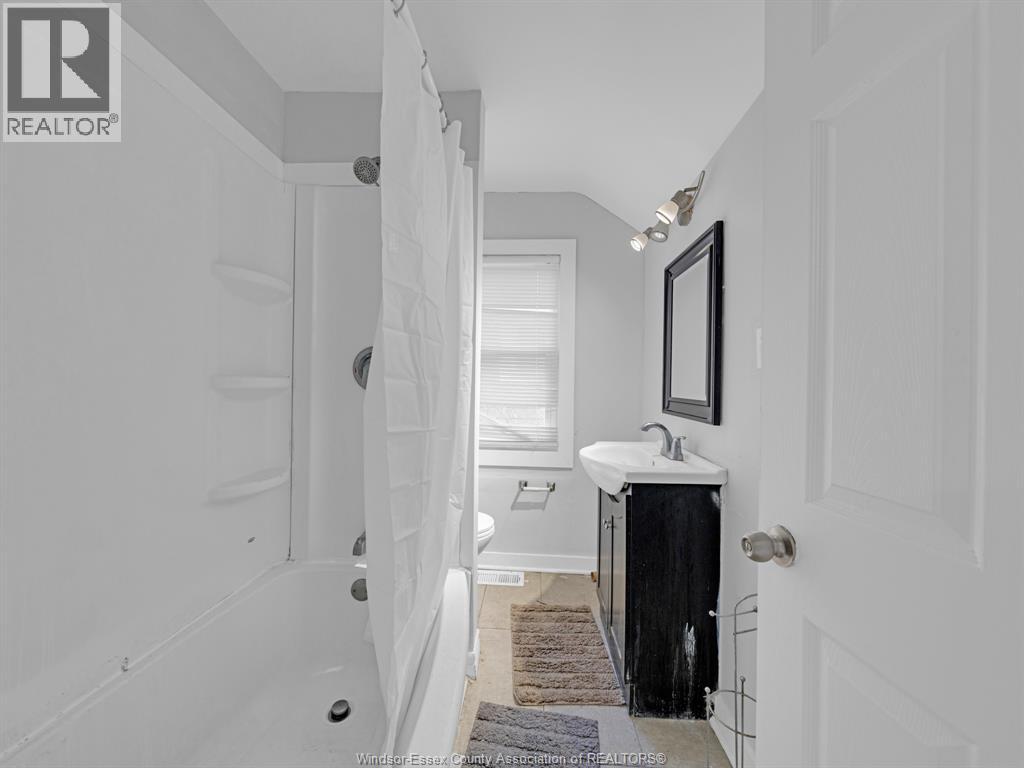 353 Indian Road Unit# 1, Windsor, Ontario  N9E 2M1 - Photo 22 - 26007031