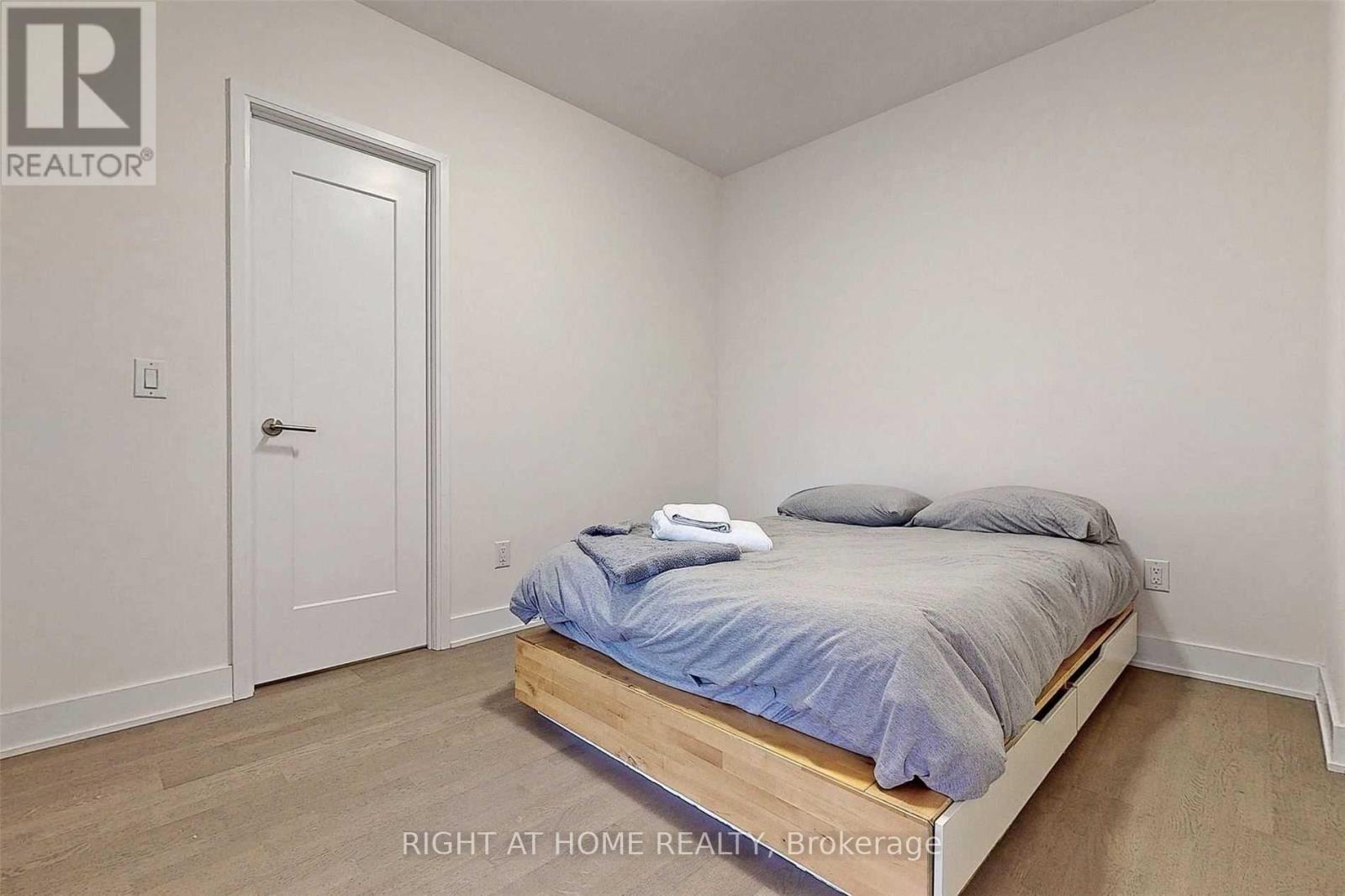 408 - 88 Cumberland Street, Toronto, Ontario  M5R 1A3 - Photo 17 - C12964378