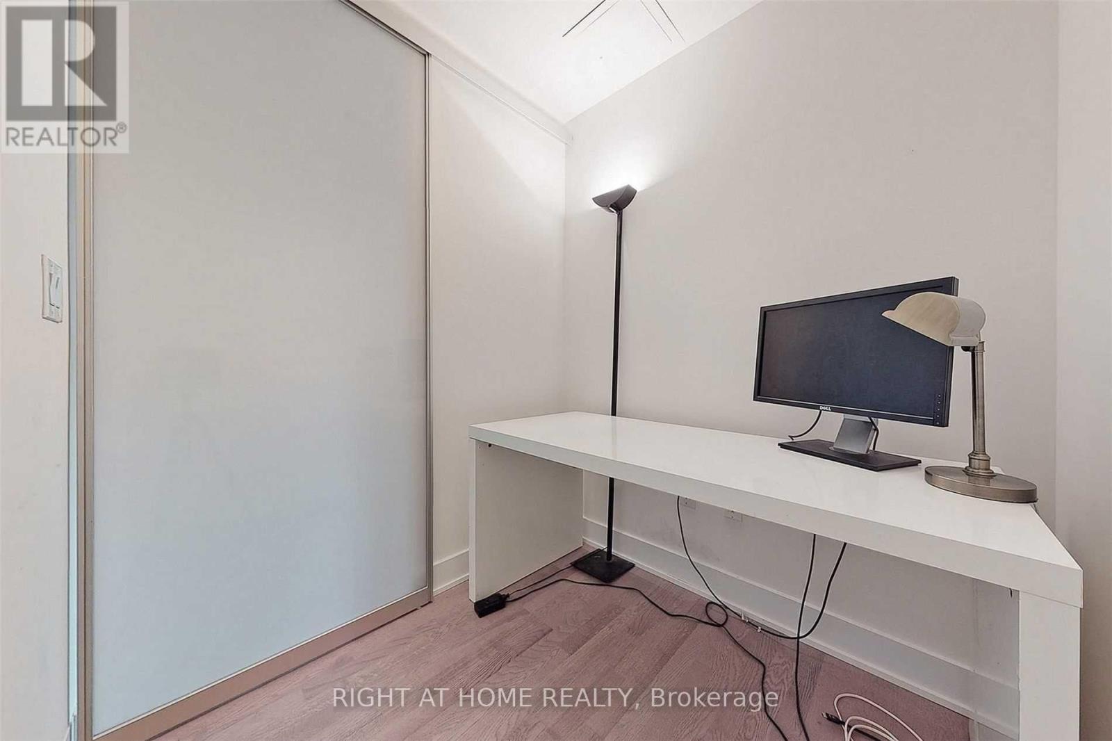 408 - 88 Cumberland Street, Toronto, Ontario  M5R 1A3 - Photo 12 - C12964378