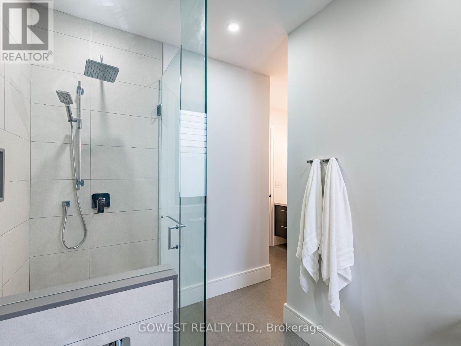 402 Niar Avenue, Mississauga, Ontario  L5G 1W3 - Photo 34 - W12931328