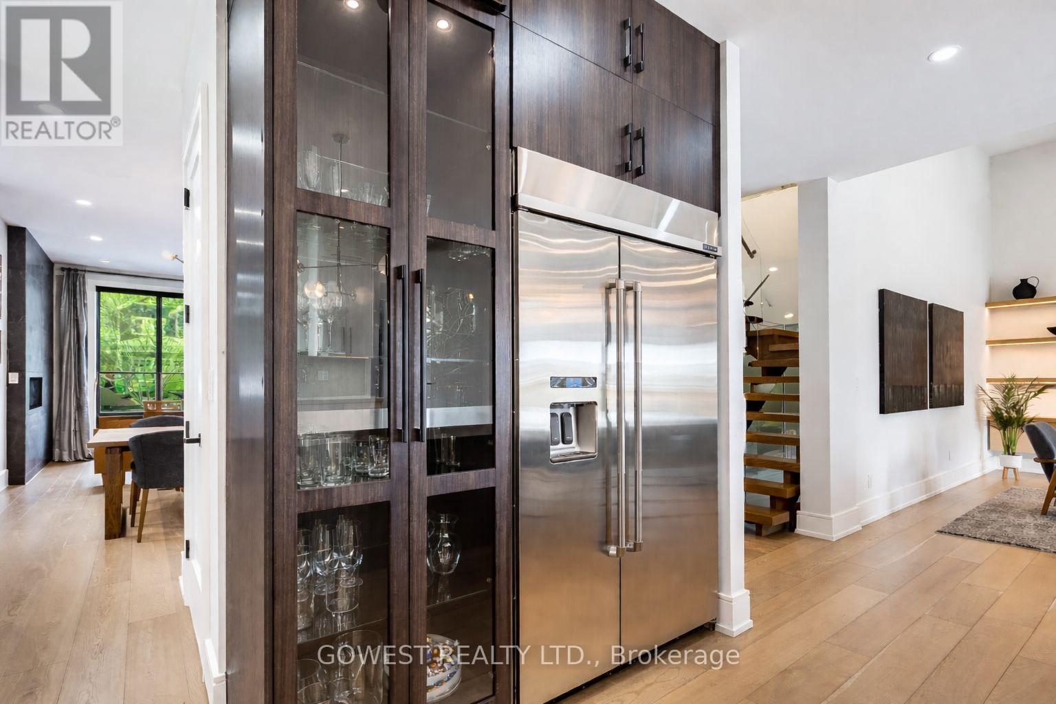 402 Niar Avenue, Mississauga, Ontario  L5G 1W3 - Photo 13 - W12931328