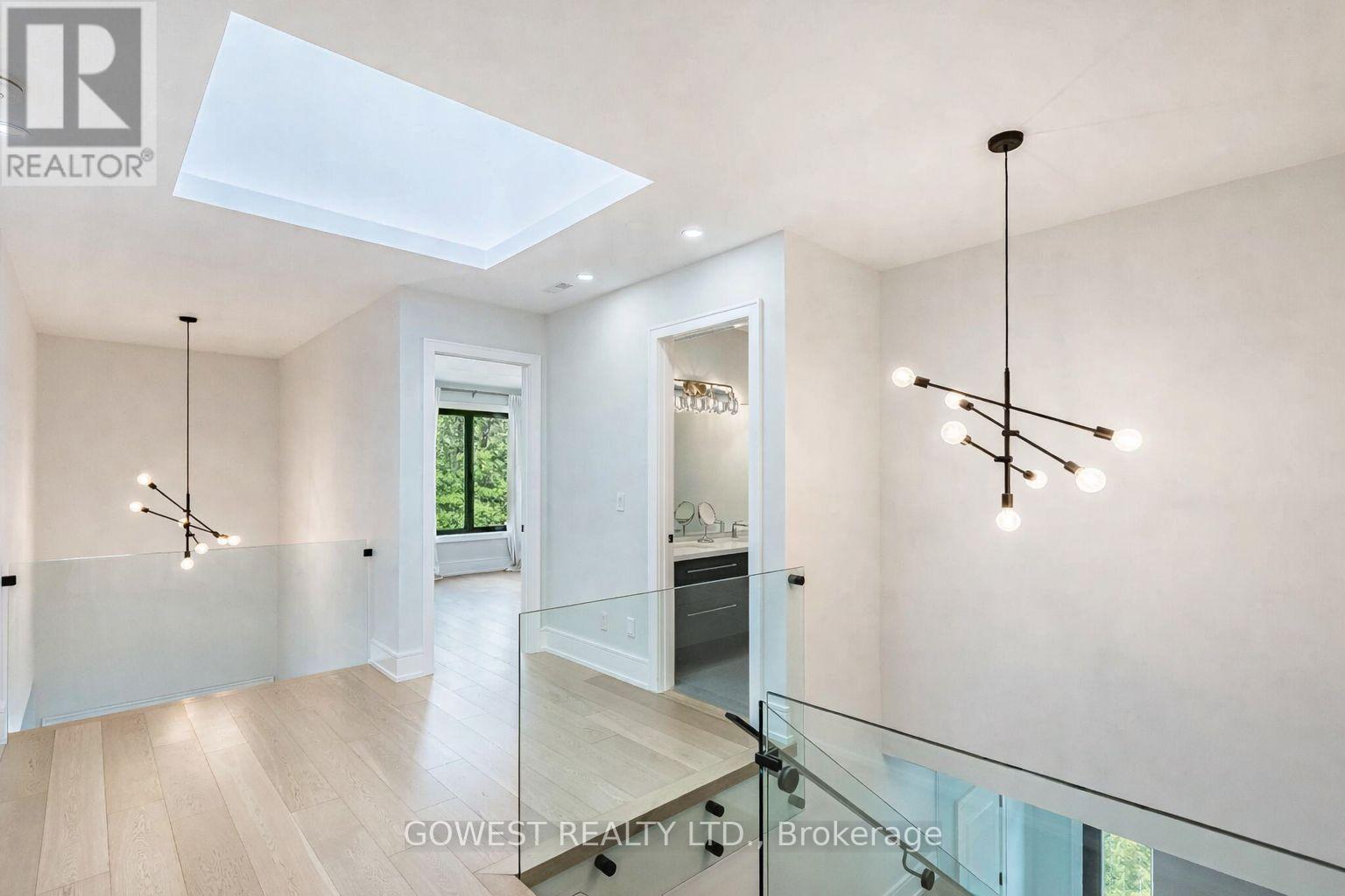 402 Niar Avenue, Mississauga, Ontario  L5G 1W3 - Photo 21 - W12931328