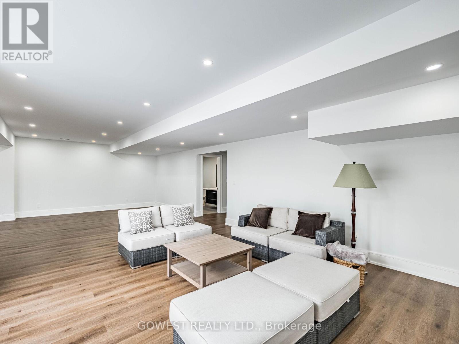 402 Niar Avenue, Mississauga, Ontario  L5G 1W3 - Photo 39 - W12931328