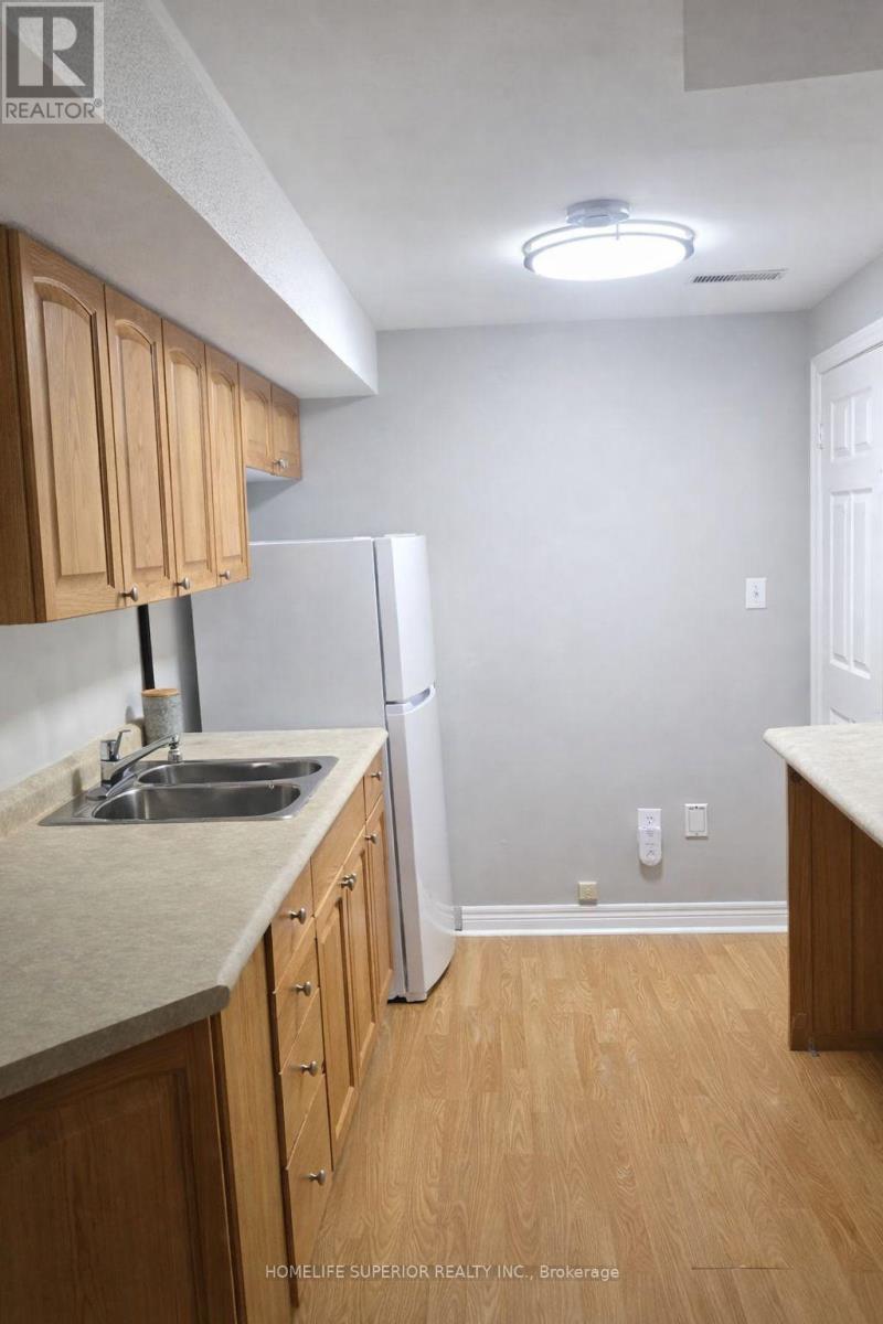 54 Mccrimmon Crescent, Clarington, Ontario  L1C 4N3 - Photo 3 - E12950414