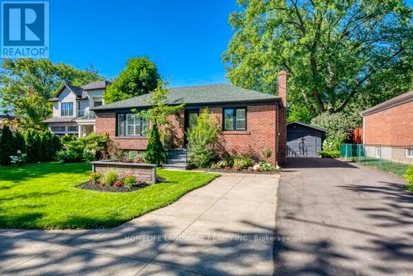 538 Fourth Line, Oakville, Ontario  L6L 5A7 - Photo 2 - W12966248