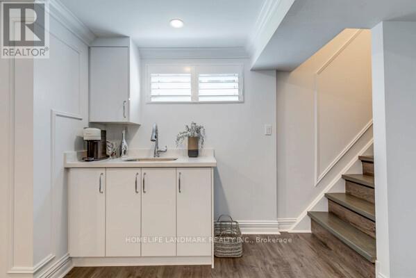 538 Fourth Line, Oakville, Ontario  L6L 5A7 - Photo 7 - W12966248