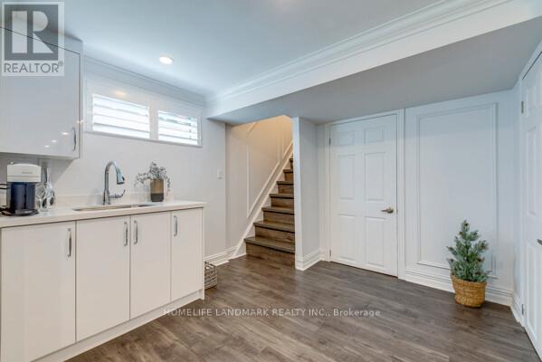 538 Fourth Line, Oakville, Ontario  L6L 5A7 - Photo 8 - W12966248