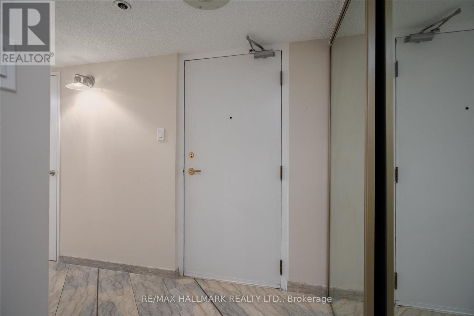 1905 - 2045 Lakeshore Boulevard W, Toronto, Ontario  M8V 2Z6 - Photo 4 - W12966296