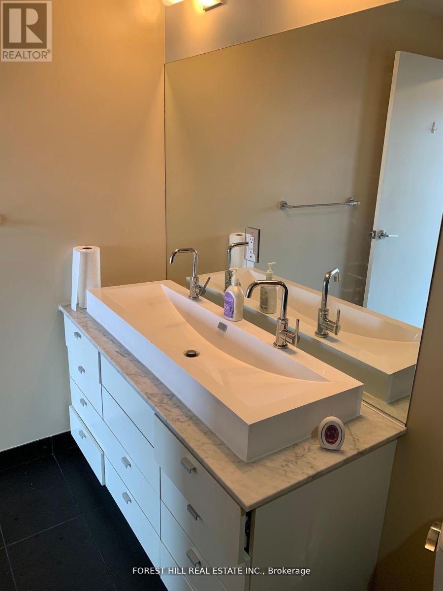 1305 - 105 Queensway Avenue, Toronto, Ontario  M6S 5B5 - Photo 11 - W12966300