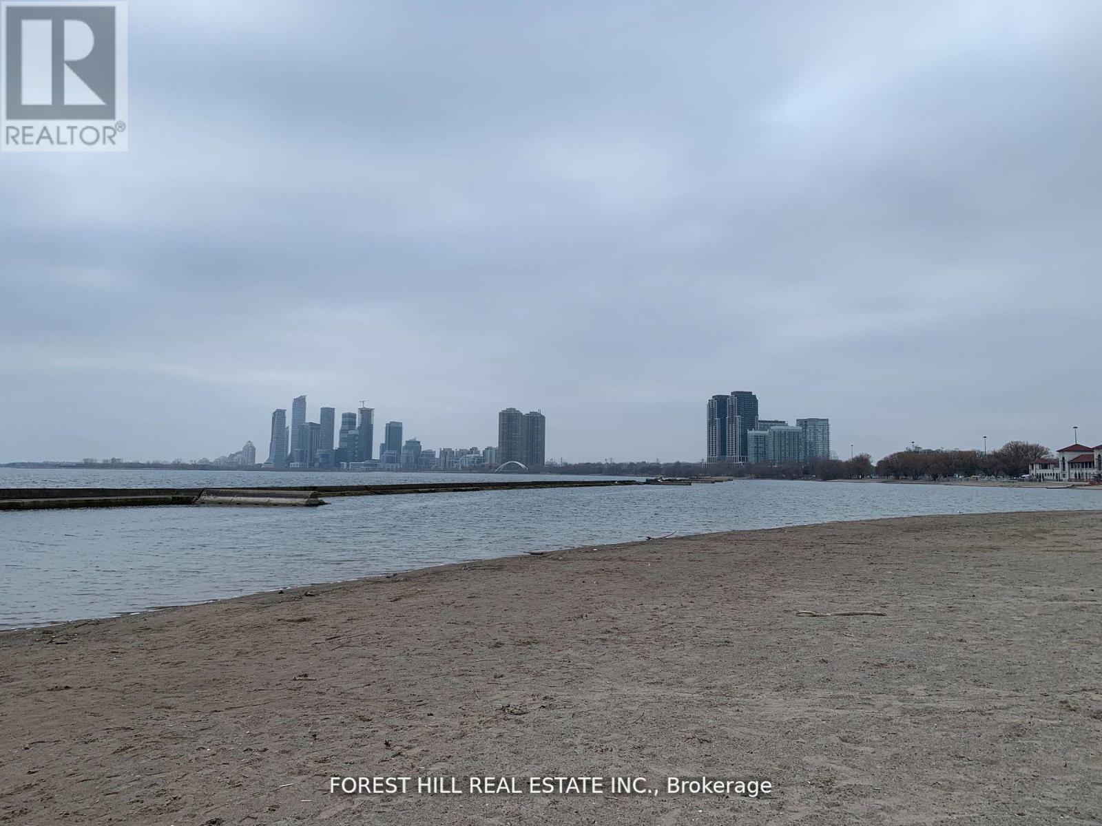 1305 - 105 Queensway Avenue, Toronto, Ontario  M6S 5B5 - Photo 20 - W12966300