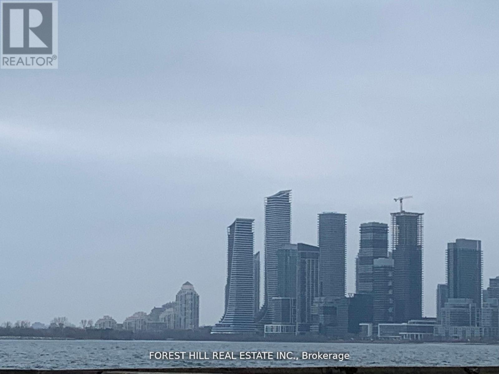 1305 - 105 Queensway Avenue, Toronto, Ontario  M6S 5B5 - Photo 21 - W12966300