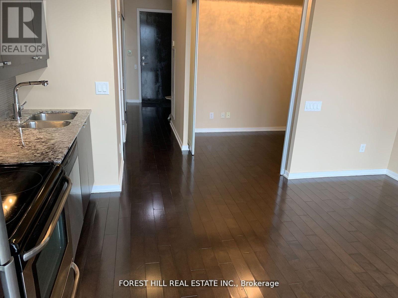 1305 - 105 Queensway Avenue, Toronto, Ontario  M6S 5B5 - Photo 4 - W12966300