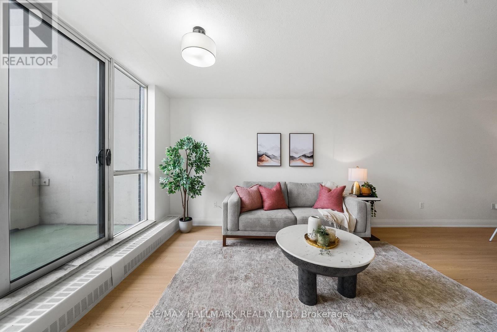 209 - 35 Ormskirk Avenue, Toronto, Ontario  M6S 1A8 - Photo 3 - W12966314