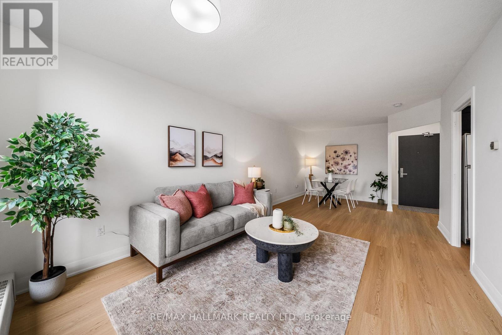 209 - 35 Ormskirk Avenue, Toronto, Ontario  M6S 1A8 - Photo 4 - W12966314