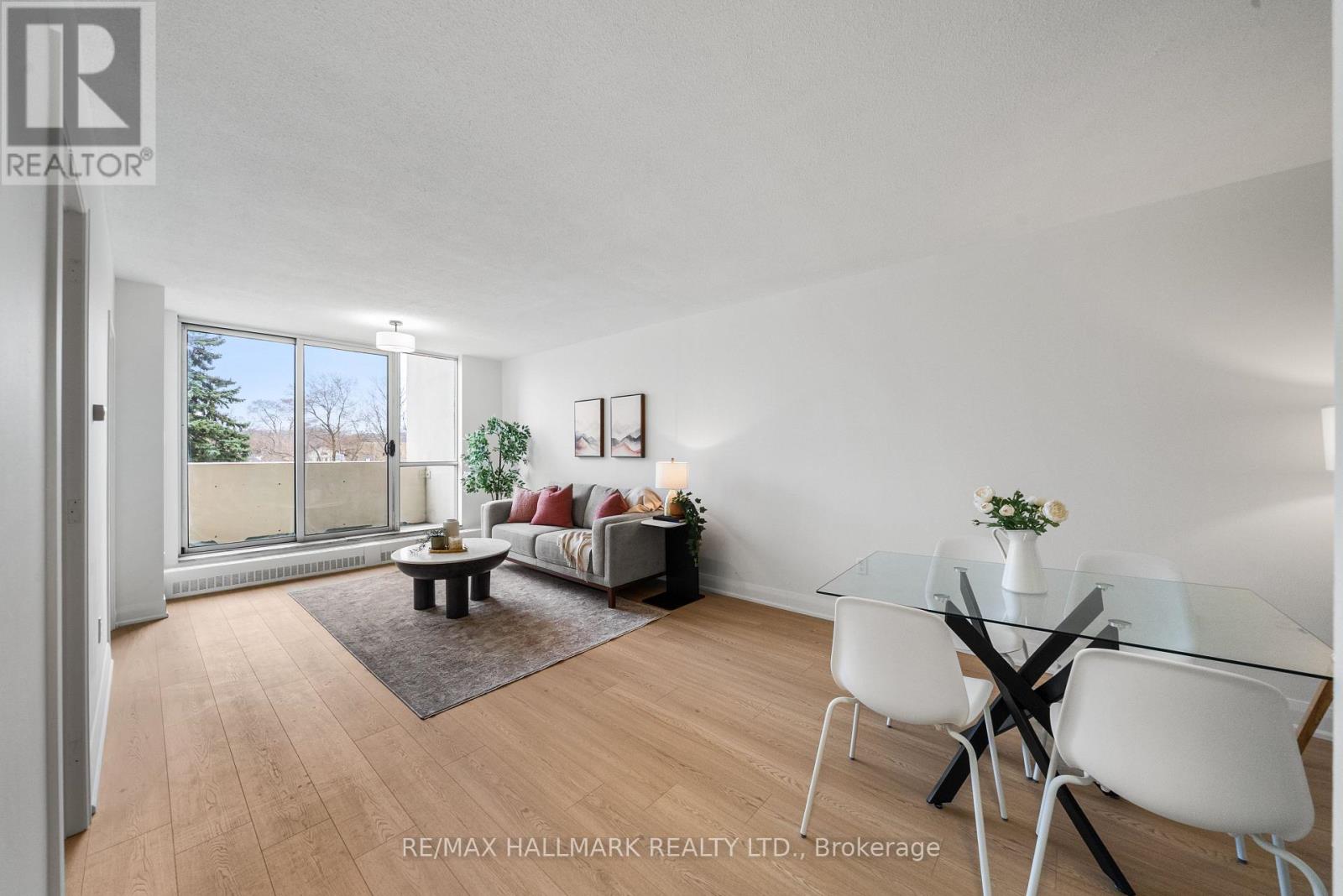 209 - 35 Ormskirk Avenue, Toronto, Ontario  M6S 1A8 - Photo 6 - W12966314