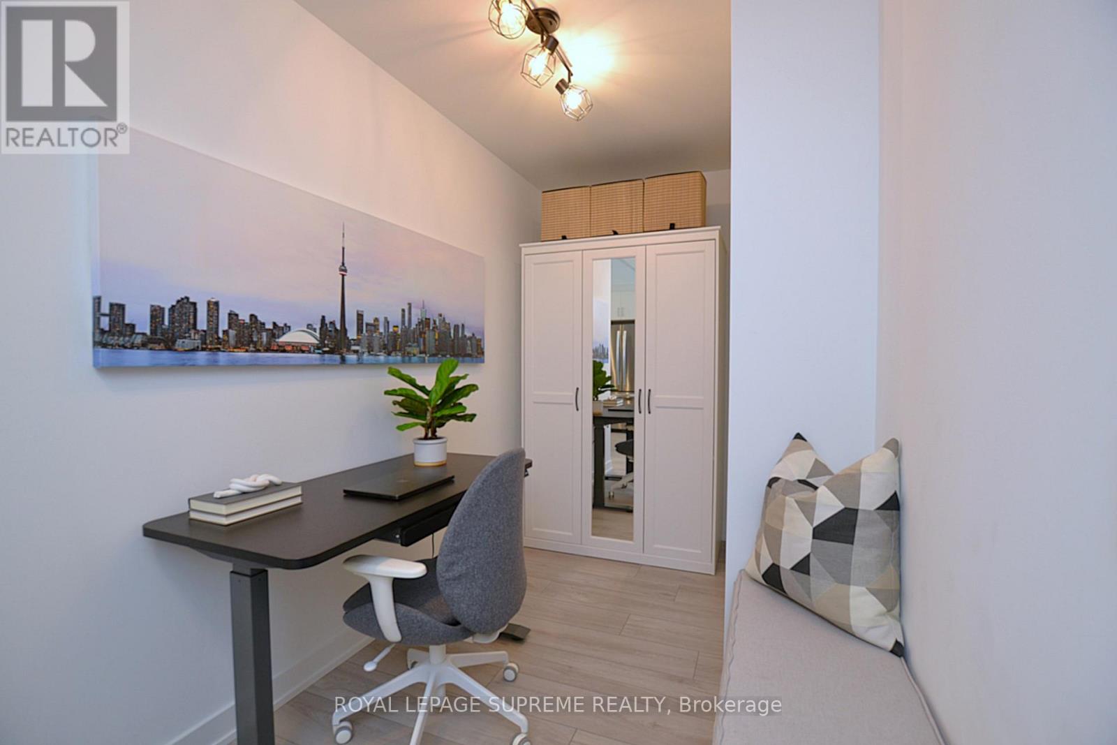 1108 - 1035 Southdown Road, Mississauga, Ontario  L5J 0A2 - Photo 17 - W12966322