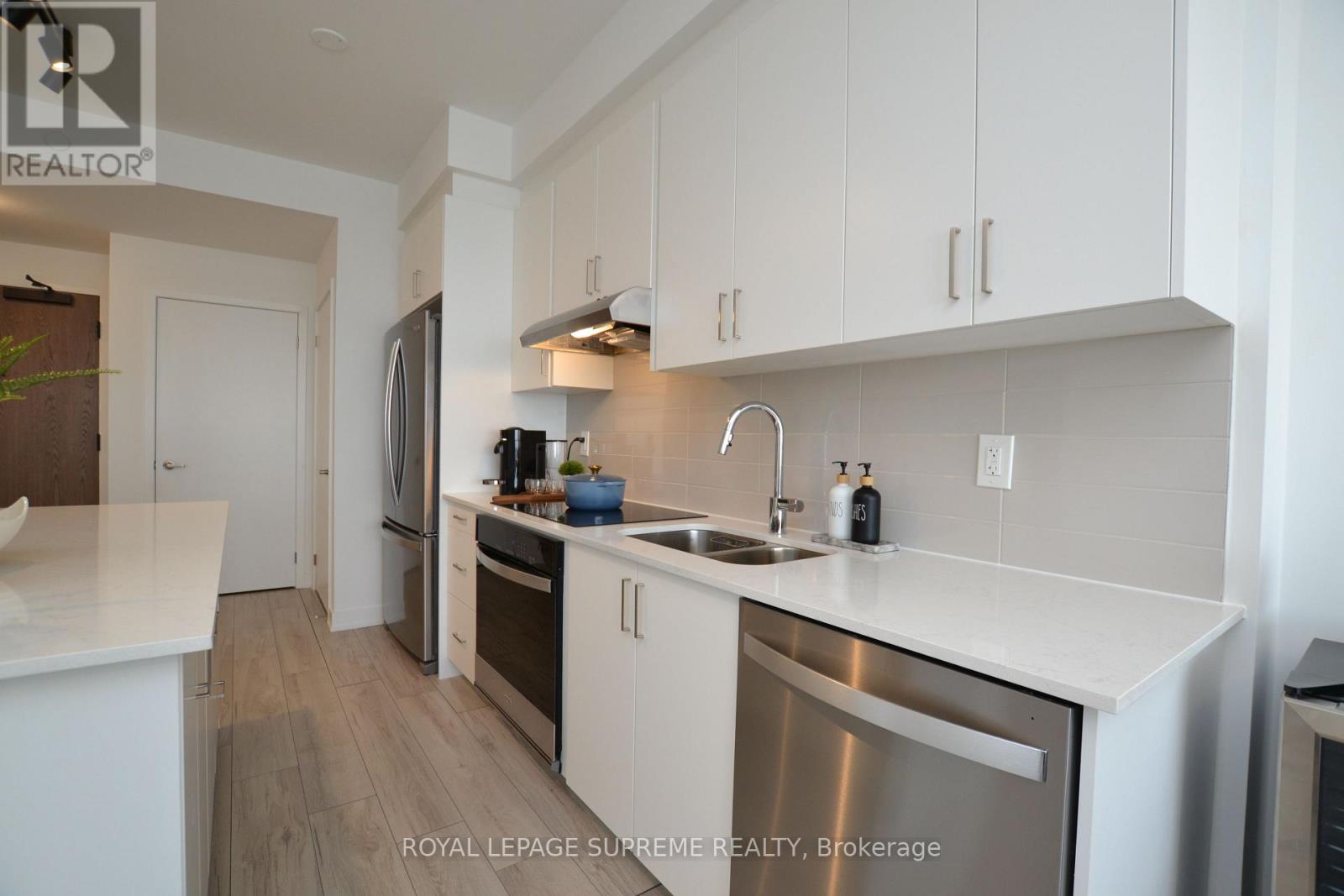 1108 - 1035 Southdown Road, Mississauga, Ontario  L5J 0A2 - Photo 7 - W12966322