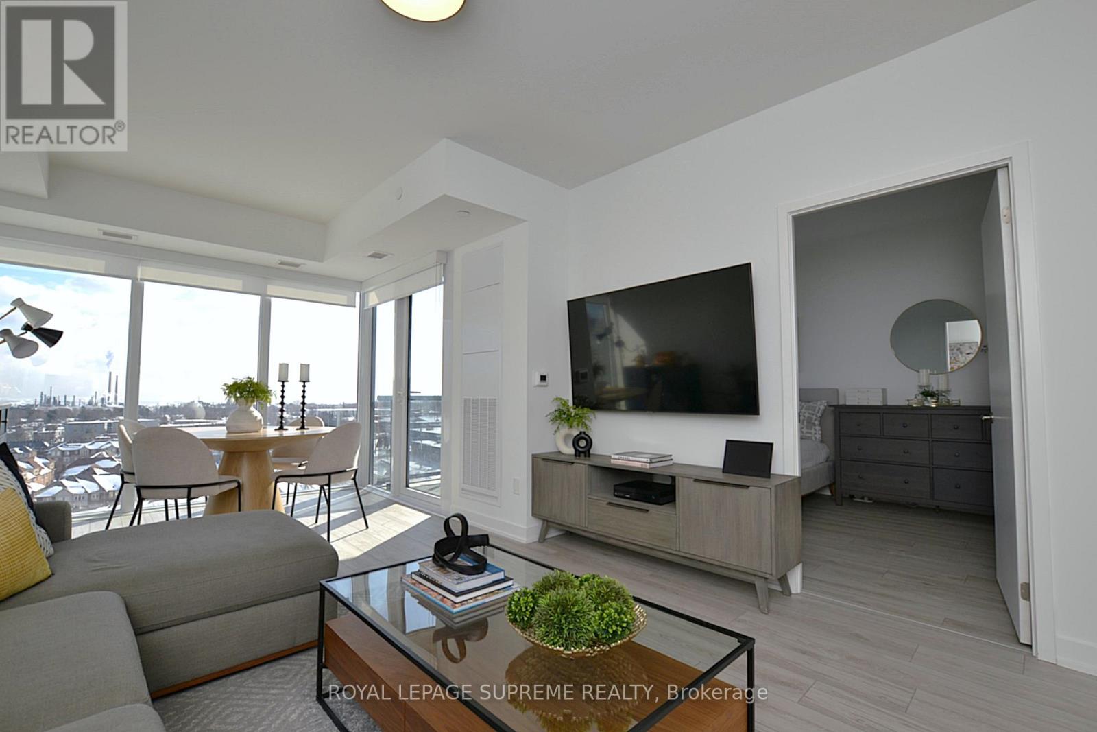 1108 - 1035 Southdown Road, Mississauga, Ontario  L5J 0A2 - Photo 9 - W12966322