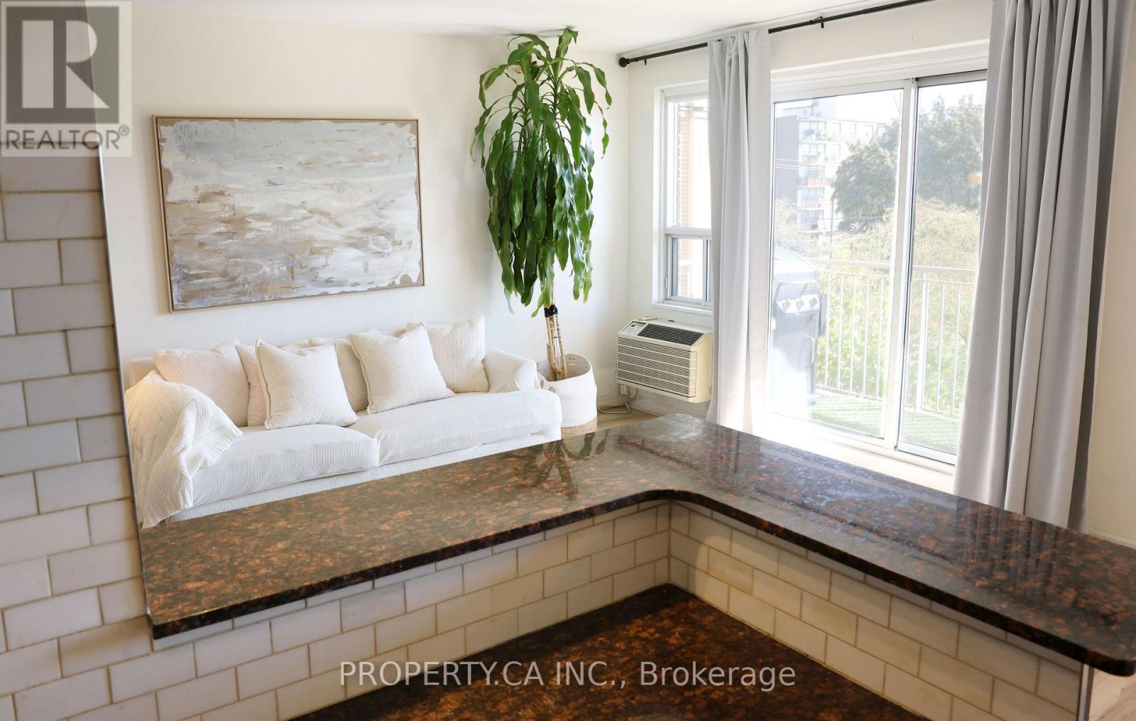 303 - 60 Gulliver Road, Toronto, Ontario  M6M 2M6 - Photo 11 - W12966346