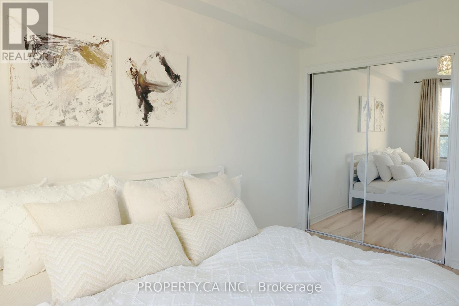 303 - 60 Gulliver Road, Toronto, Ontario  M6M 2M6 - Photo 17 - W12966346