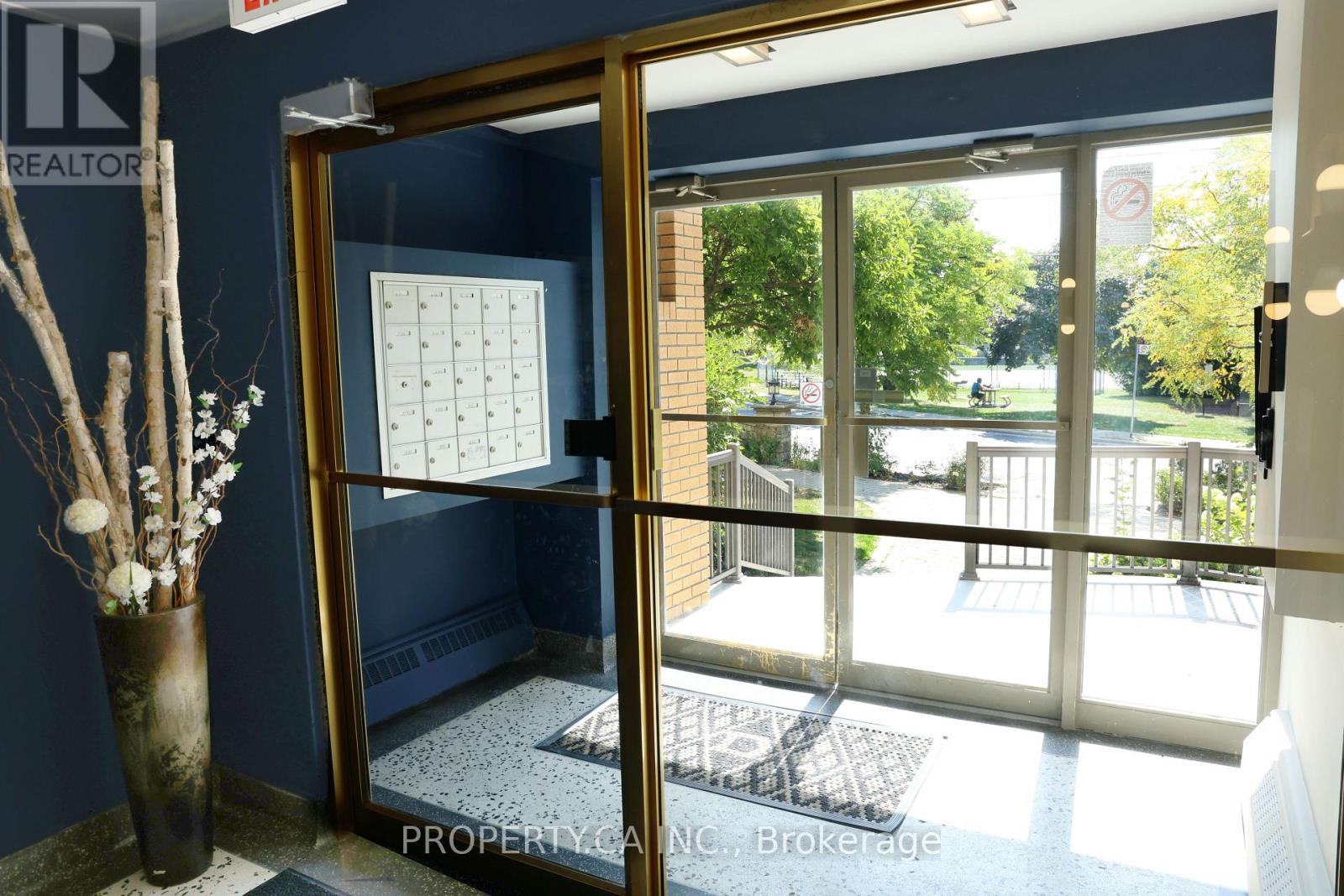 303 - 60 Gulliver Road, Toronto, Ontario  M6M 2M6 - Photo 33 - W12966346