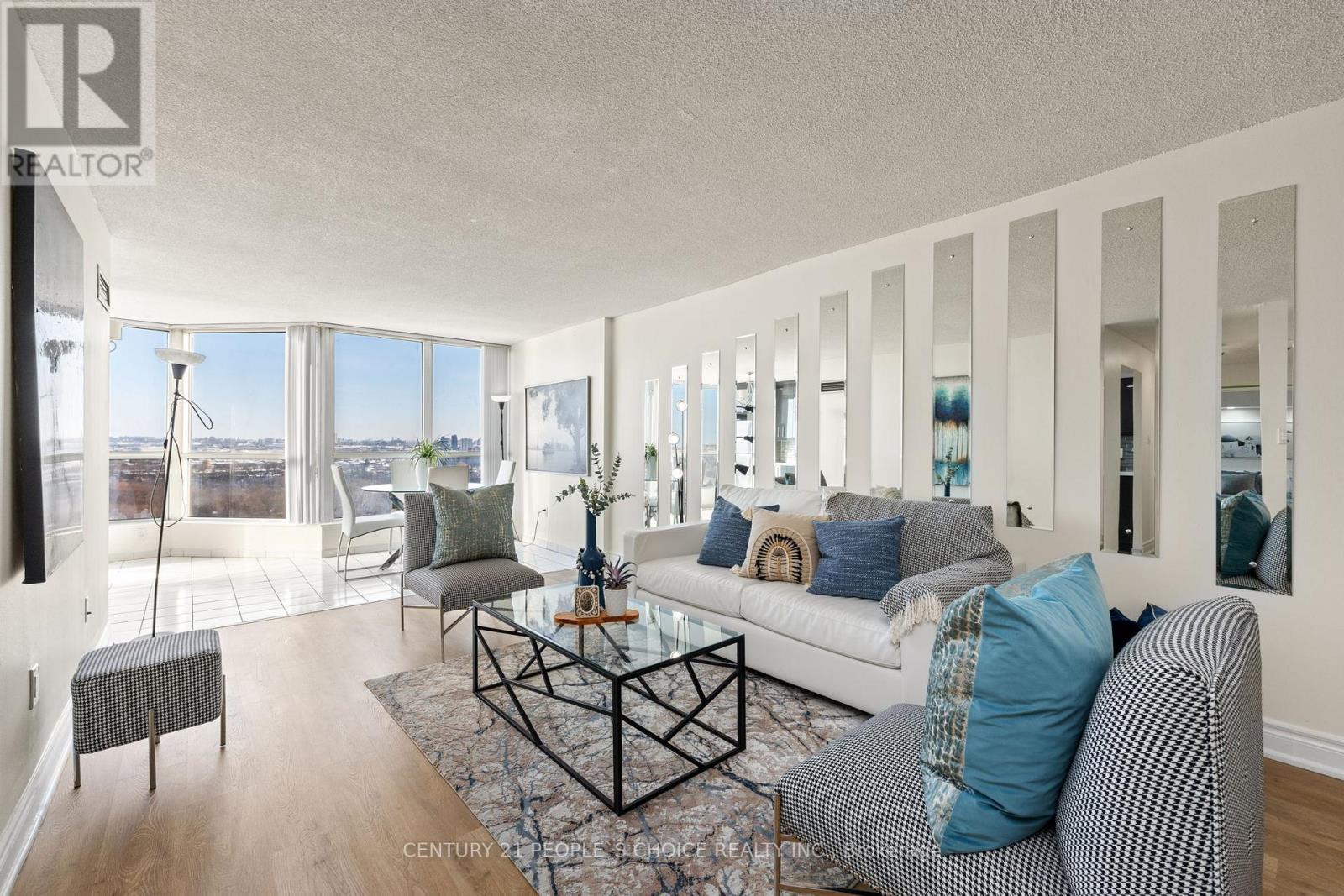 1605 - 3 Rowntree Road, Toronto, Ontario  M9V 5G8 - Photo 1 - W12966368