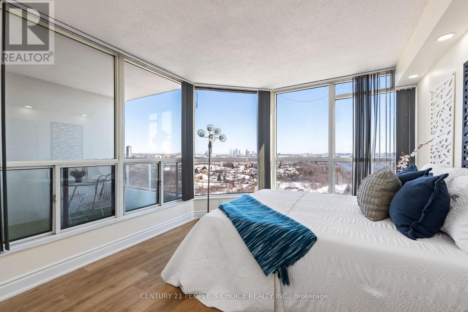 1605 - 3 Rowntree Road, Toronto, Ontario  M9V 5G8 - Photo 14 - W12966368