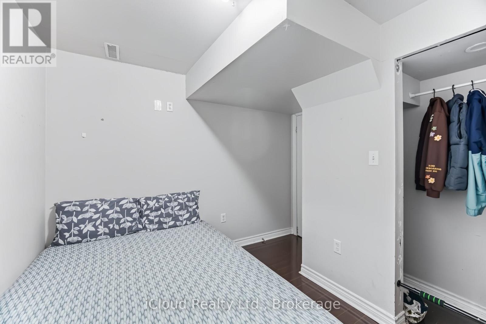 81 Crown Victoria Drive W, Brampton, Ontario  L7A 3X1 - Photo 47 - W12966380